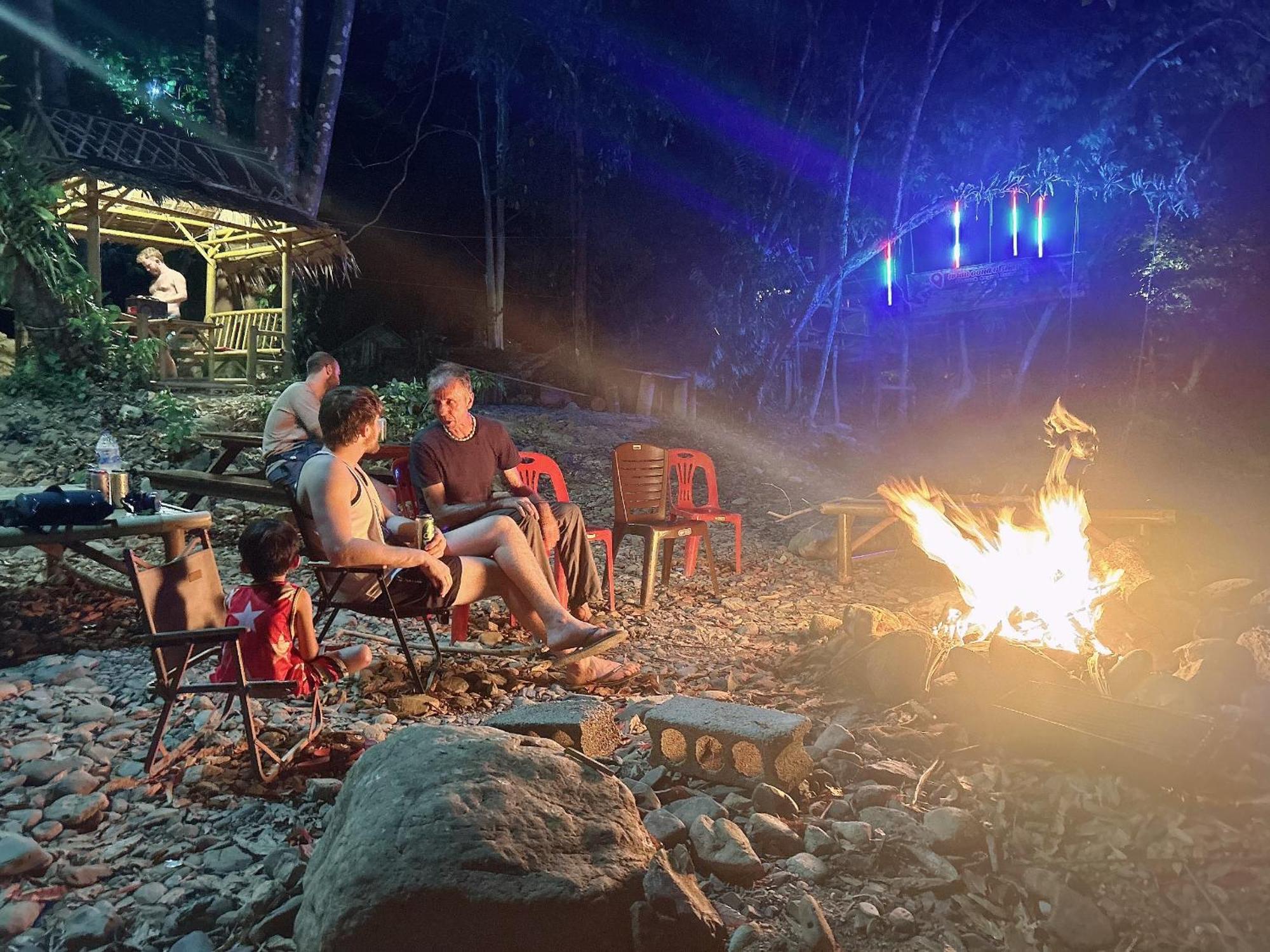 Khaosok August Freedom Camp Hotel Khao Sok National Park ภายนอก รูปภาพ