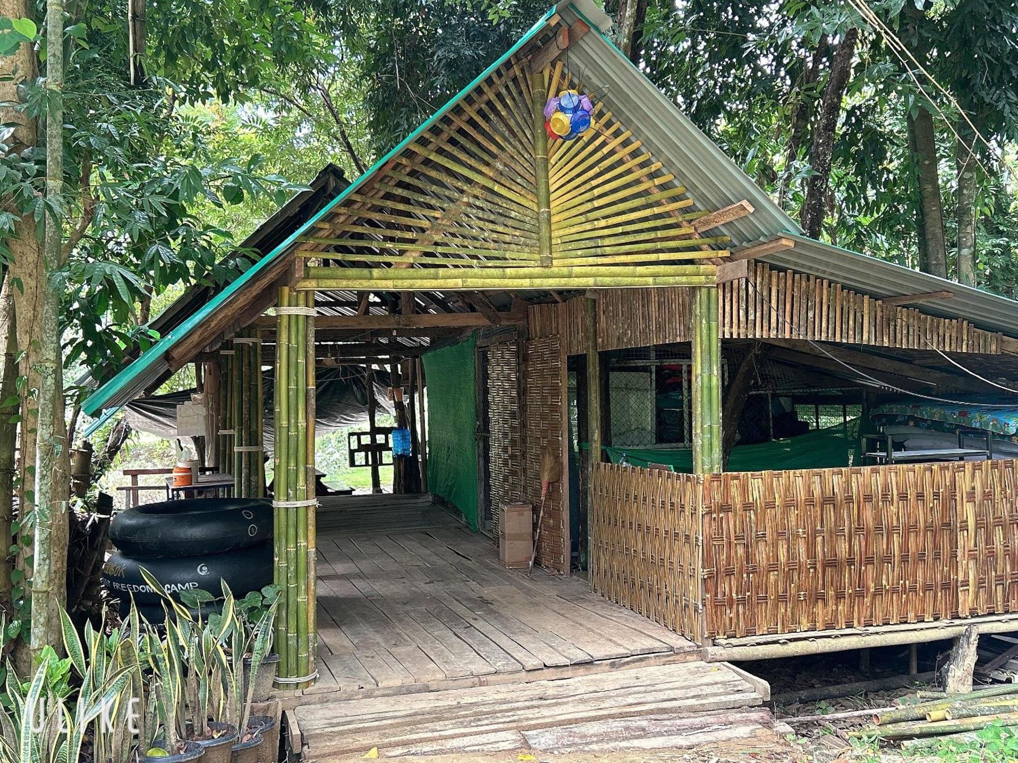 Khaosok August Freedom Camp Hotel Khao Sok National Park ภายนอก รูปภาพ